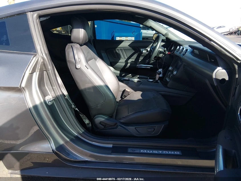 Ford Mustang 5.0l Gt Premium Fastback, снимка 5 - Автомобили и джипове - 54002354