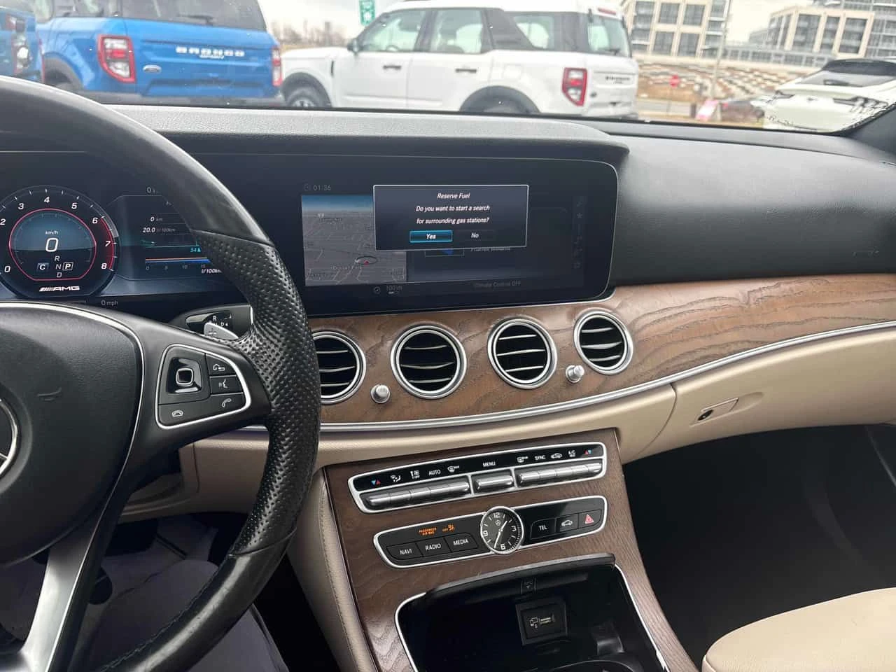 Mercedes-Benz E 400 CARFAX / DISTRONIC / BURMESTER  | Mobile.bg � ����������� 9