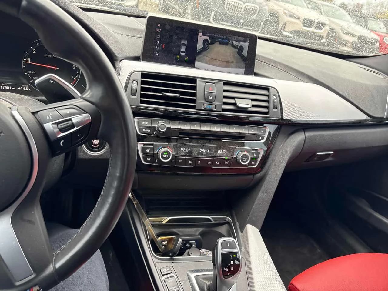 BMW 330 i xDrive/ПОДГРЕВИ/ШИБИДАХ/OT BMW, снимка 9 - Автомобили и джипове - 54445105