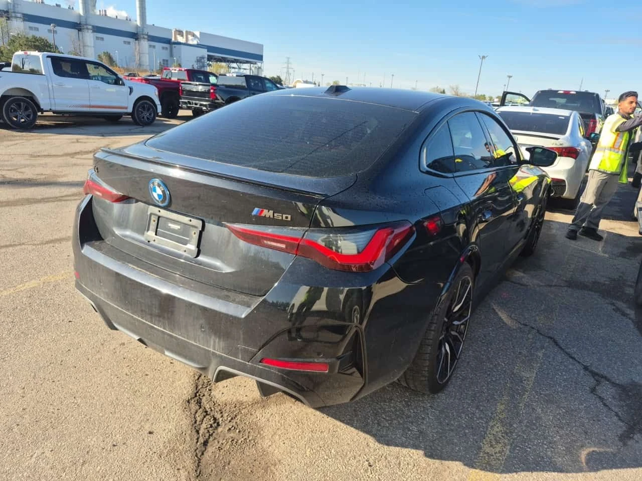 BMW i4 M50| HARMAN KARDON| HUD| 360| 2 КЛЮЧА| , снимка 3 - Автомобили и джипове - 54466258