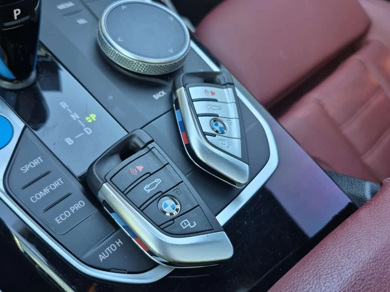 BMW i4 M50| HARMAN KARDON| HUD| 360| 2 КЛЮЧА| , снимка 17 - Автомобили и джипове - 54466258