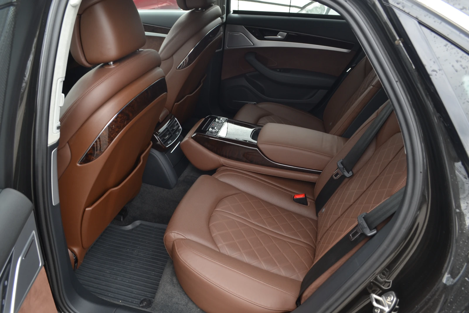 Audi A8 4.0TFSI-UNIKAT, снимка 8 - Автомобили и джипове - 54520703