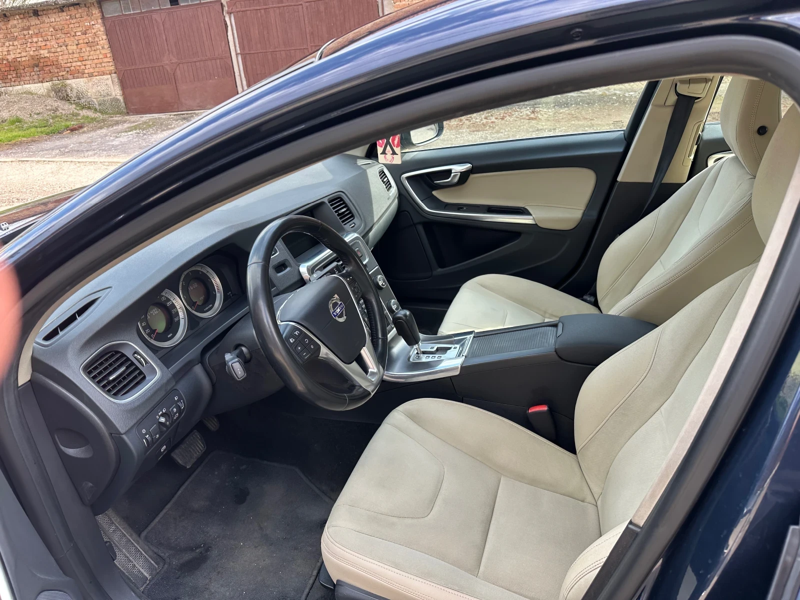 Volvo S60 S60 D3, снимка 15 - Автомобили и джипове - 55248568