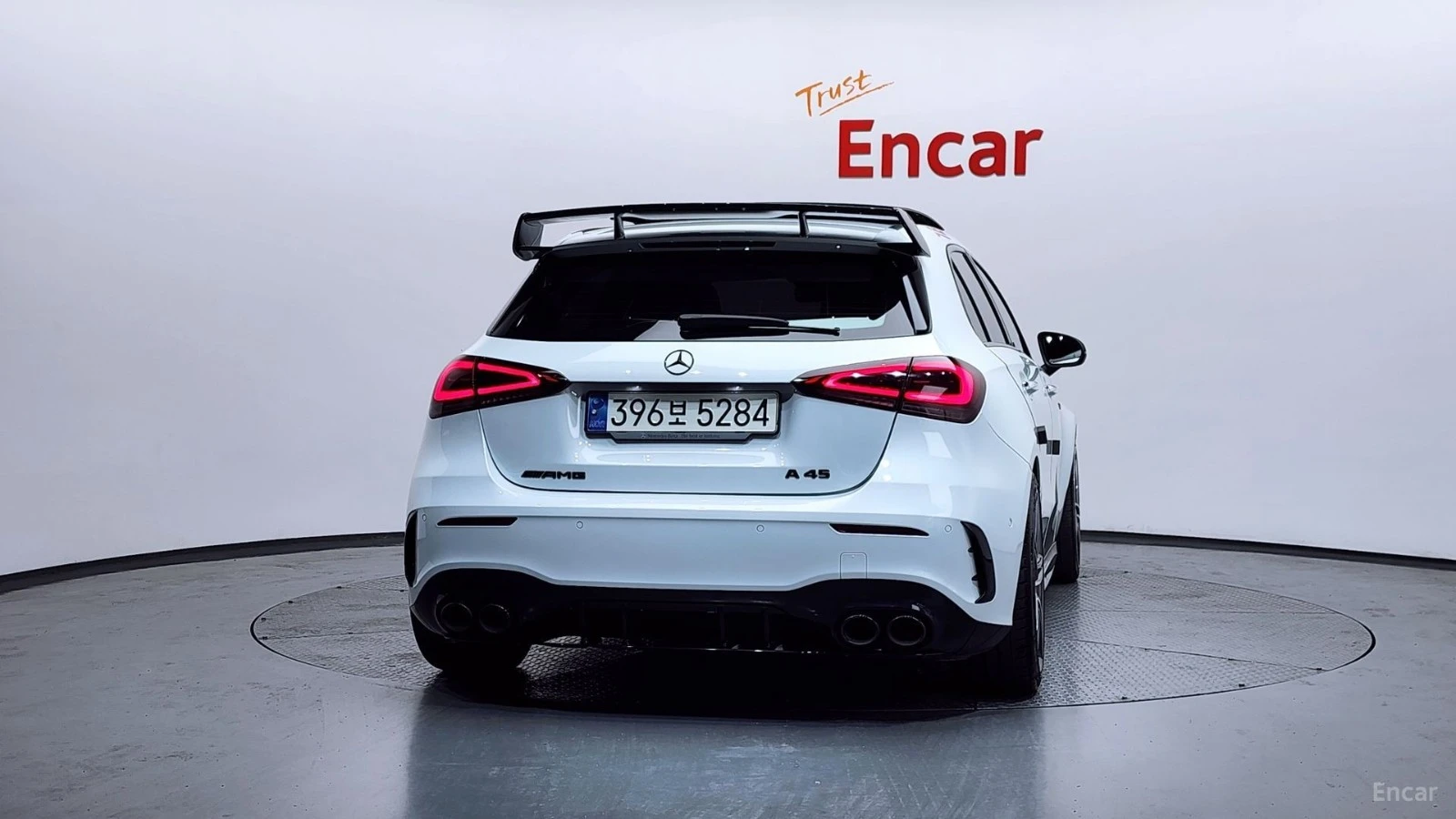 Mercedes-Benz A45 AMG 4MATIC+ * КОЖА* ПОДГРЕВ* ПАНОРАМА* HEAD-UP* КАМЕРА, снимка 4 - Автомобили и джипове - 55449785