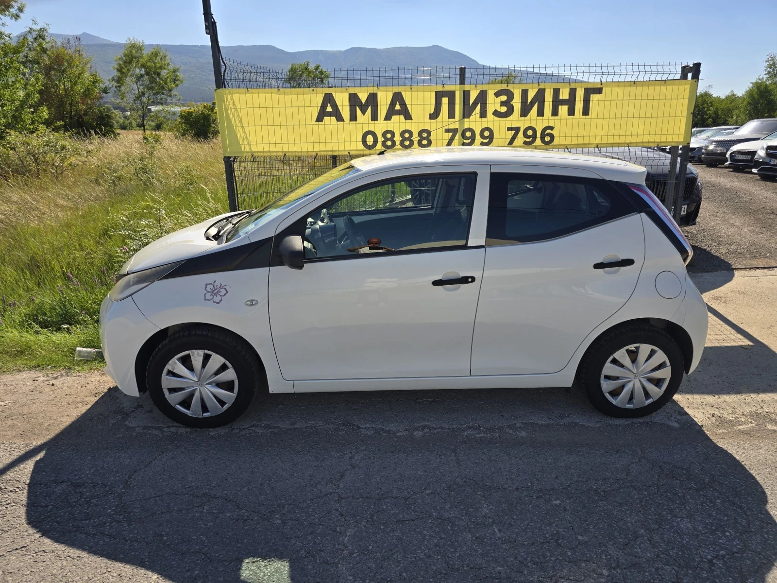 Toyota Aygo 1.0i, снимка 6 - Автомобили и джипове - 55464851
