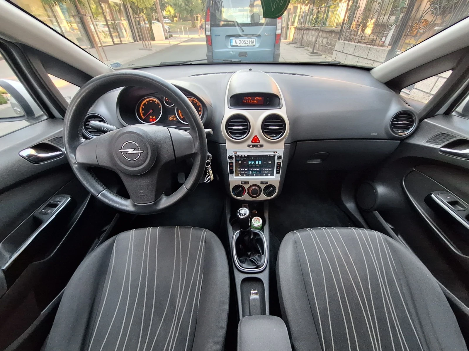 Opel Corsa 1.2 Газов инжекцион , снимка 10 - Автомобили и джипове - 55875373