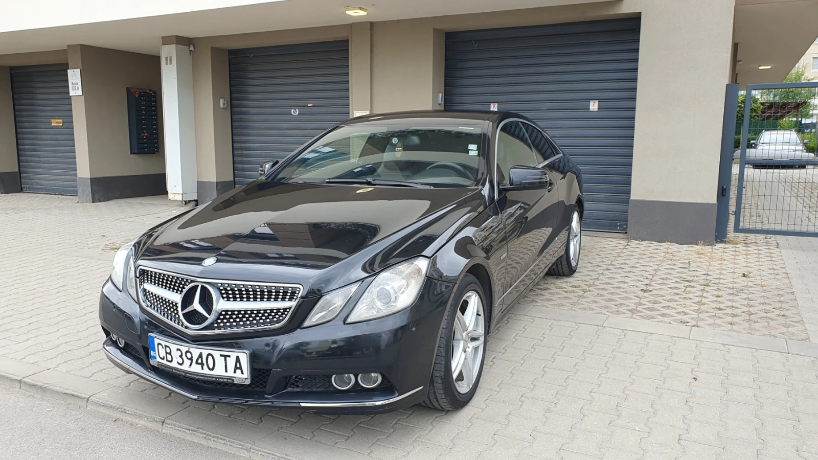 Mercedes-Benz E 220 2.2CDi Coupe, снимка 8 - Автомобили и джипове - 56085838