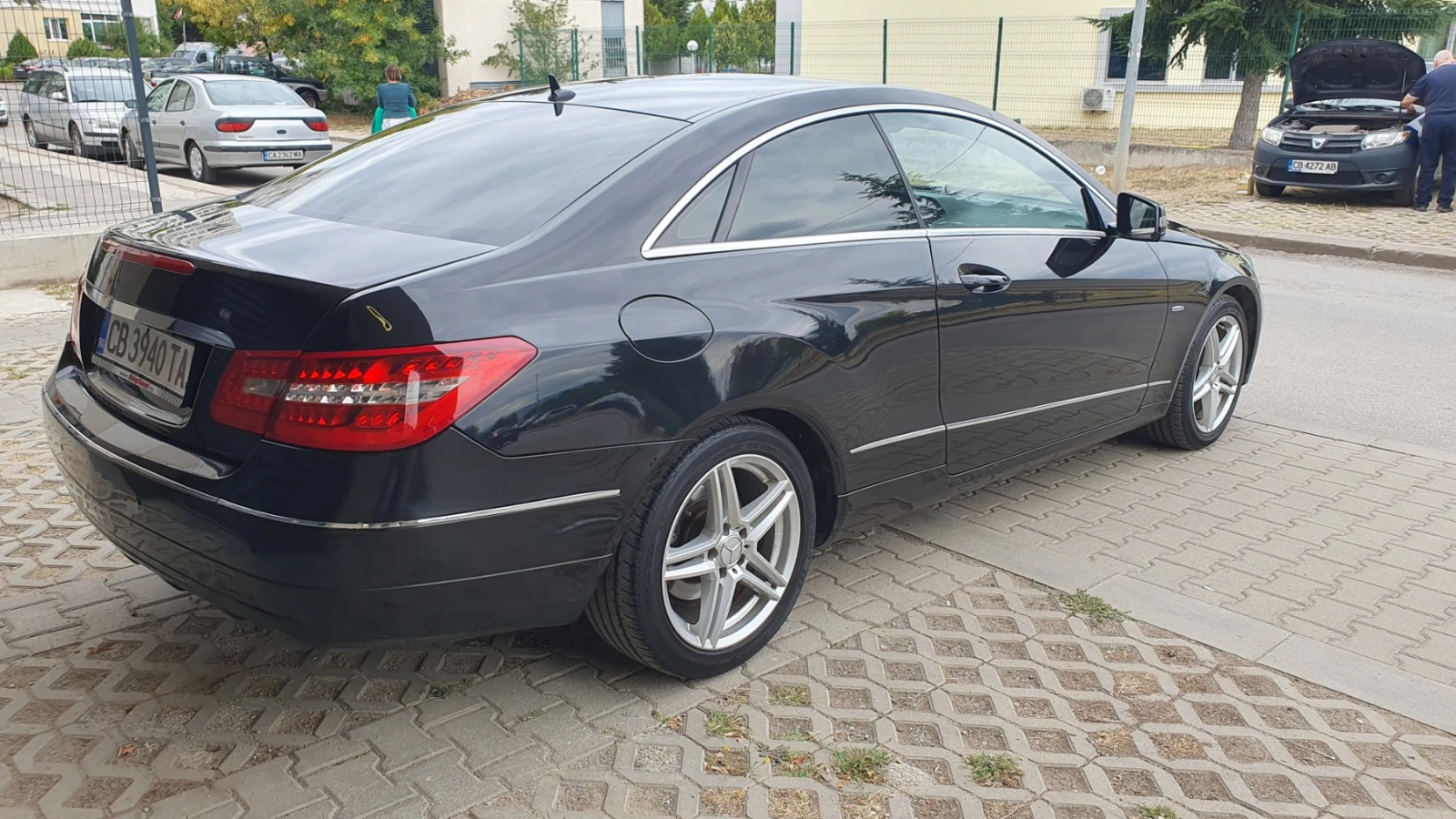 Mercedes-Benz E 220 2.2CDi Coupe, снимка 3 - Автомобили и джипове - 56085838