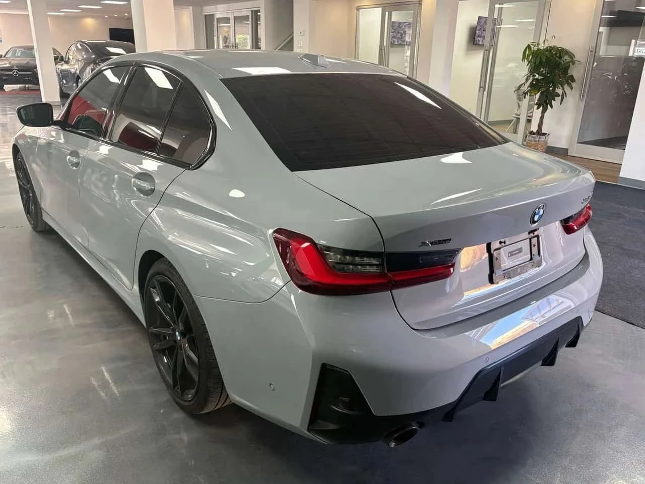 BMW 330, снимка 7 - Автомобили и джипове - 56684570