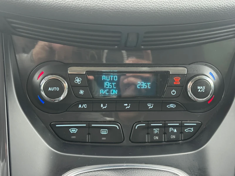 Ford Kuga 2.0Дизел/4х4/TITANIUM , снимка 13 - Автомобили и джипове - 52110960