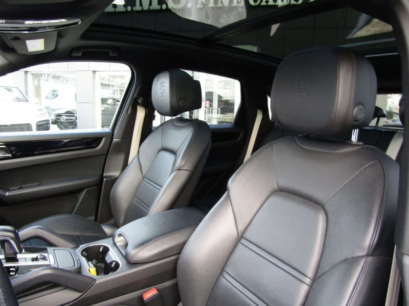 Porsche Cayenne S E Hybrid  CARFAX, снимка 16 - Автомобили и джипове - 53178592