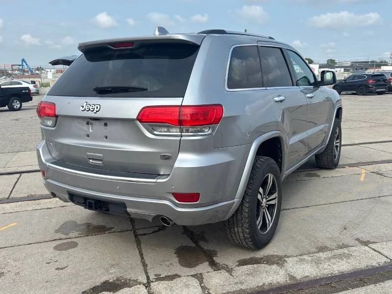 Jeep Grand cherokee * Overland * ДИСТРОНИК * КОМПЛЕКТ ГУМИ * CARFAX, снимка 6 - Автомобили и джипове - 55842539