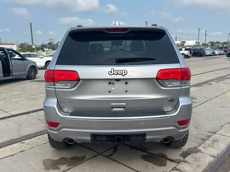 Jeep Grand cherokee * Overland * ДИСТРОНИК * КОМПЛЕКТ ГУМИ * CARFAX, снимка 3 - Автомобили и джипове - 55842539