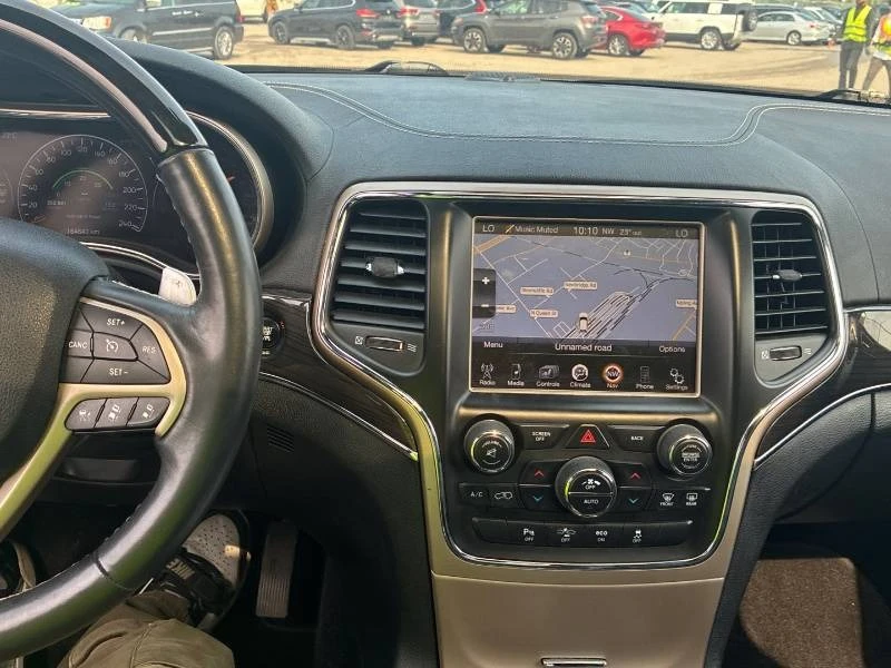 Jeep Grand cherokee * Overland * ДИСТРОНИК * КОМПЛЕКТ ГУМИ * CARFAX, снимка 10 - Автомобили и джипове - 55842539