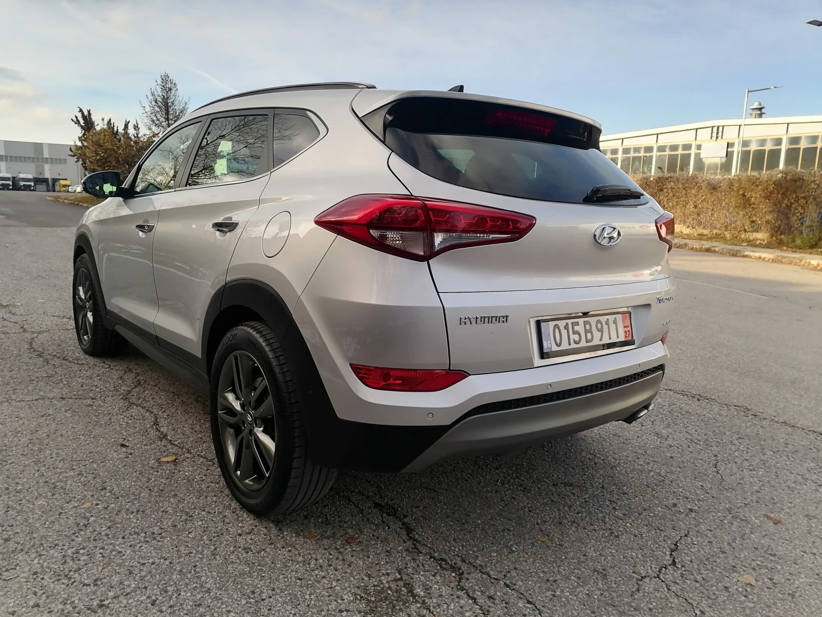 Hyundai Tucson 2.0CRDI 4x4 PREMIUM - изображение 10