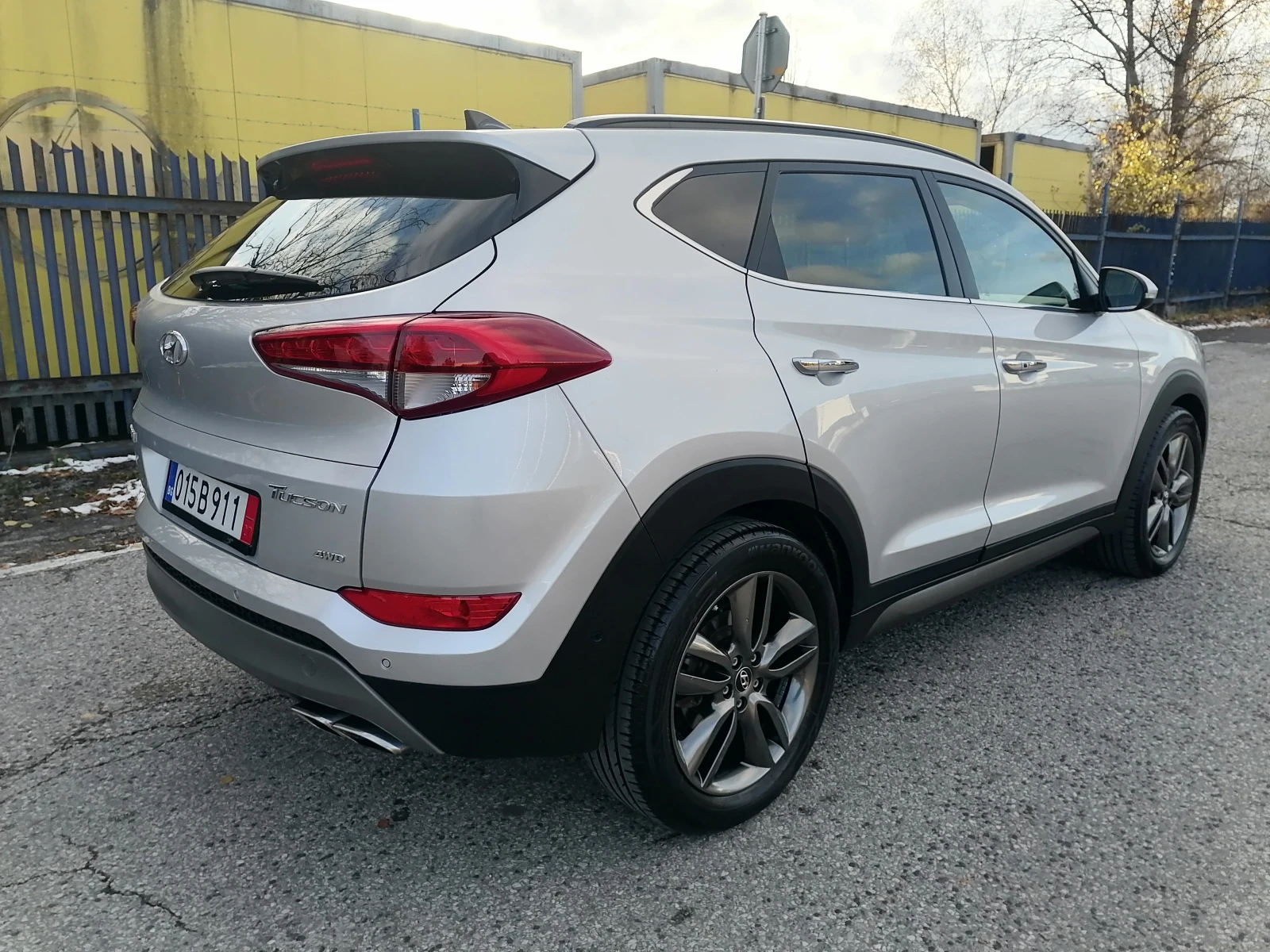 Hyundai Tucson 2.0CRDI 4x4 PREMIUM - изображение 6