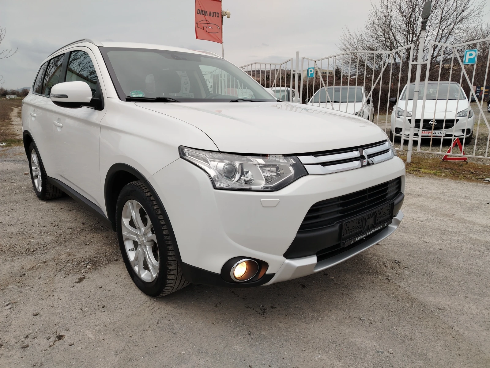 Mitsubishi Outlander 2.0i -150 КС АВТОМАТИК 4х4 КОЖА, НАВИ, снимка 3 - Автомобили и джипове - 53891024