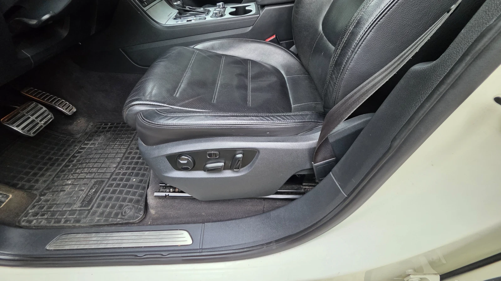 VW Touareg 4.2 TDI 8V 340 к.с., снимка 13 - Автомобили и джипове - 53937625