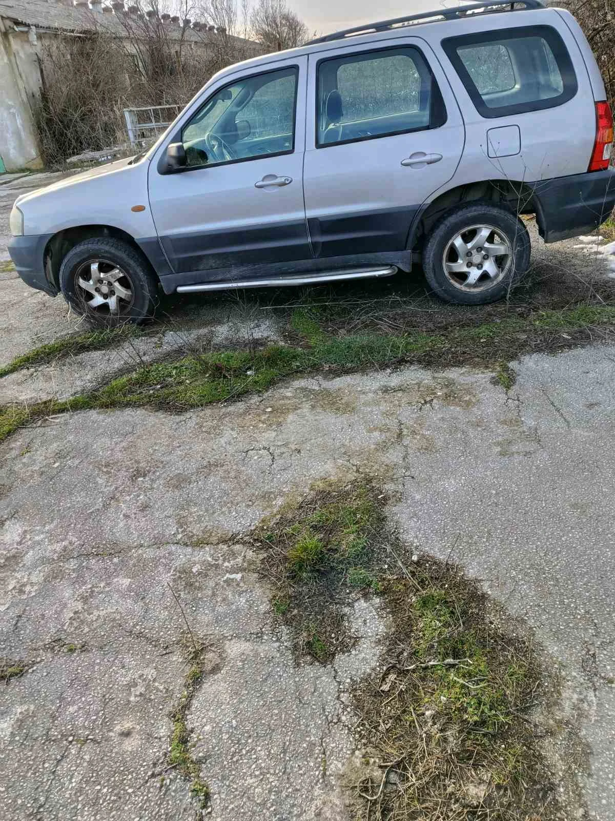 Mazda Tribute, снимка 2 - Автомобили и джипове - 53992595