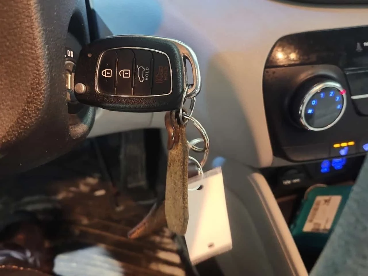 Hyundai Tucson * SE  * 2 ����� * �������� * CARFAX | Mobile.bg � ����������� 8