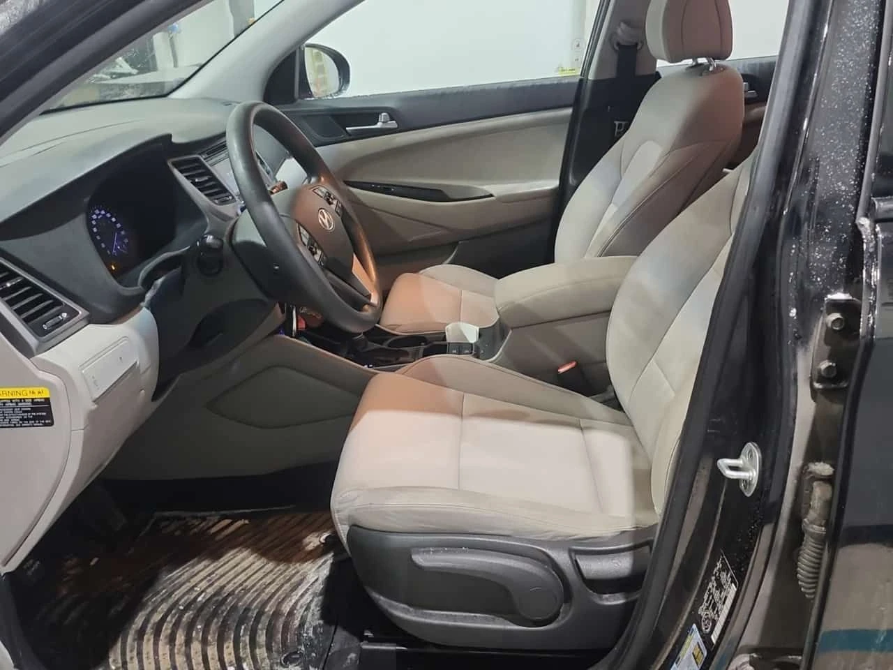 Hyundai Tucson * SE  * 2 ����� * �������� * CARFAX | Mobile.bg � ����������� 5