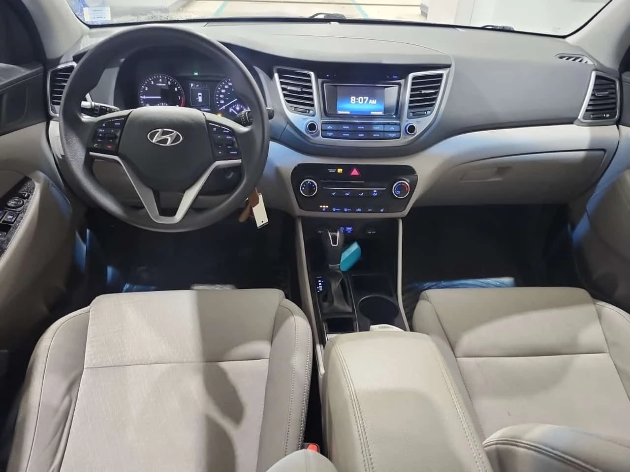 Hyundai Tucson * SE  * 2 ����� * �������� * CARFAX | Mobile.bg � ����������� 10