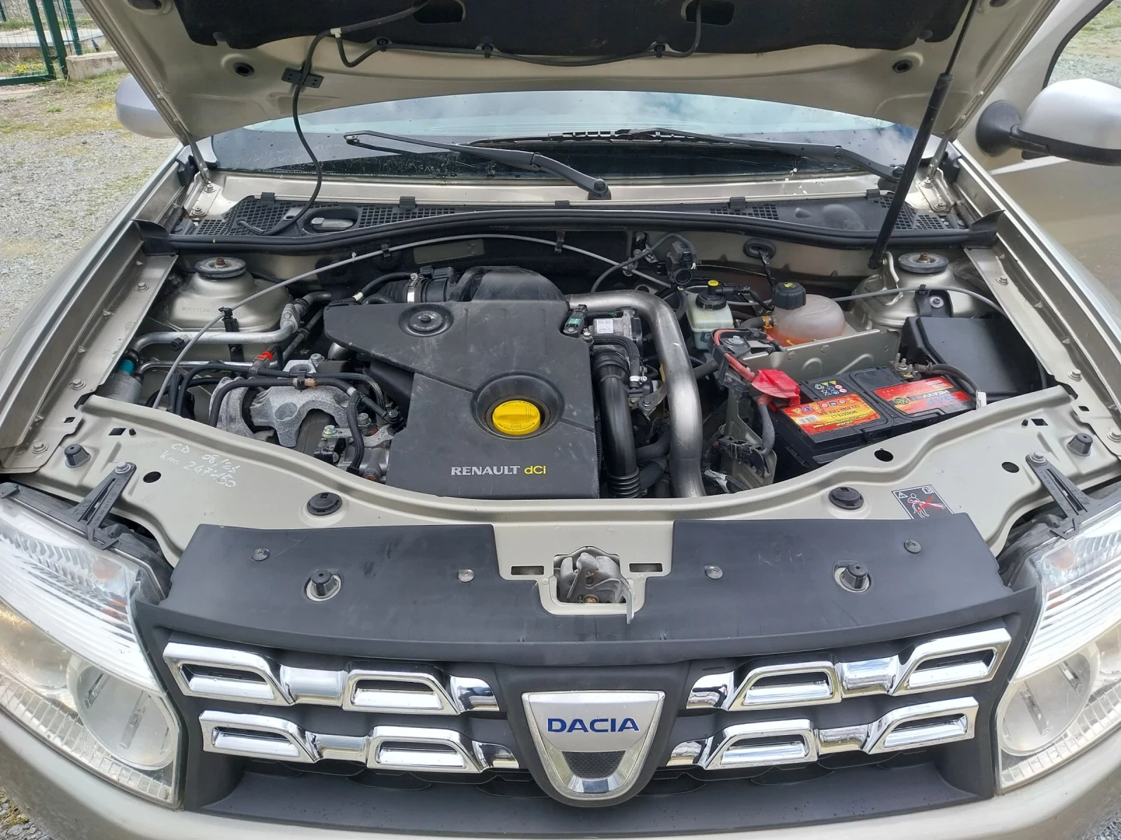 Dacia Duster 1.5DCI, снимка 13 - Автомобили и джипове - 54103876