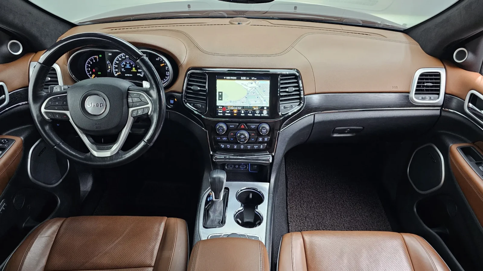 Jeep Grand cherokee 3.6 Summit, снимка 9 - Автомобили и джипове - 54512698