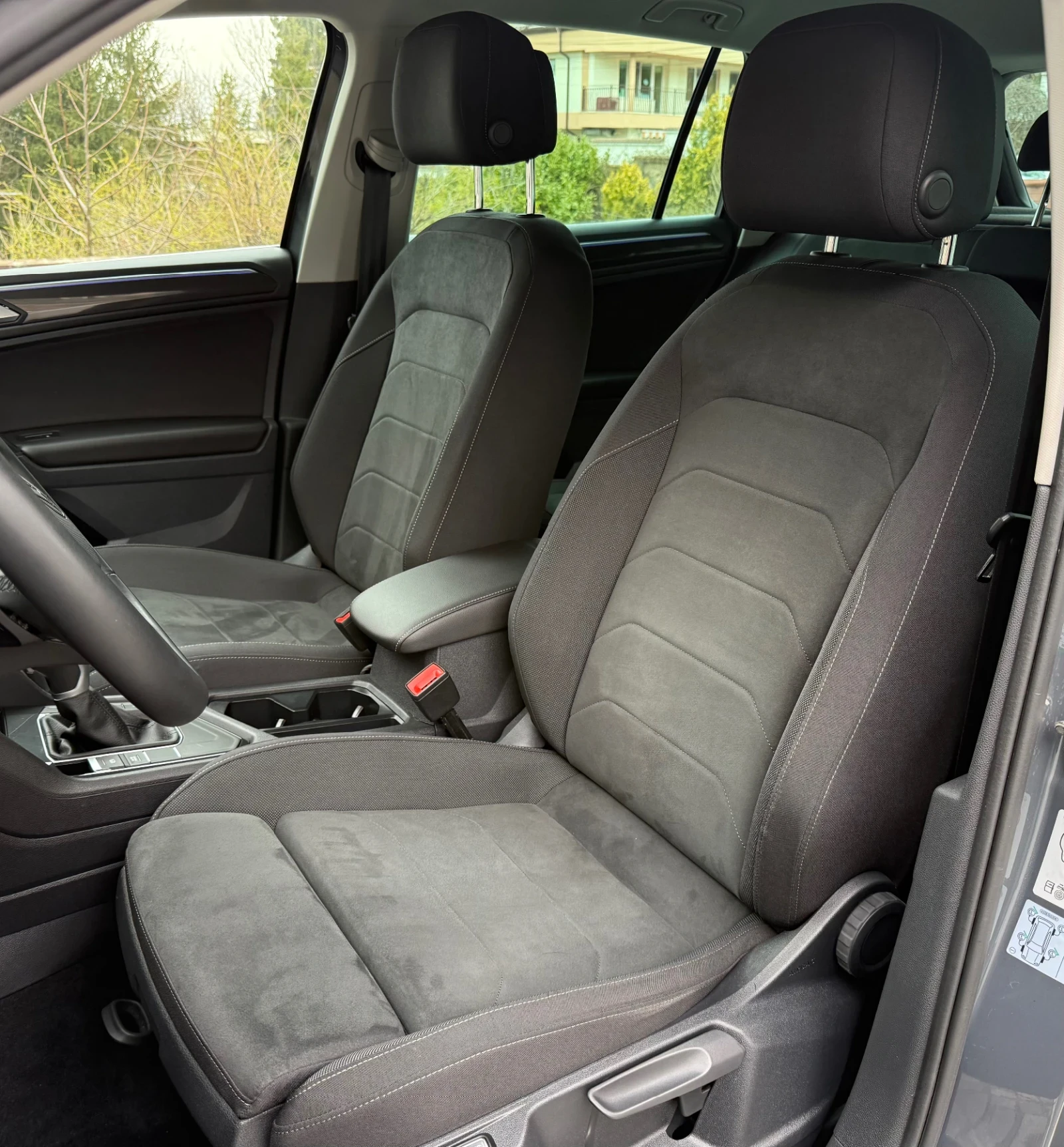 VW Tiguan 2.0TDI 150kc DSG 2021 97490km, снимка 8 - Автомобили и джипове - 54806234