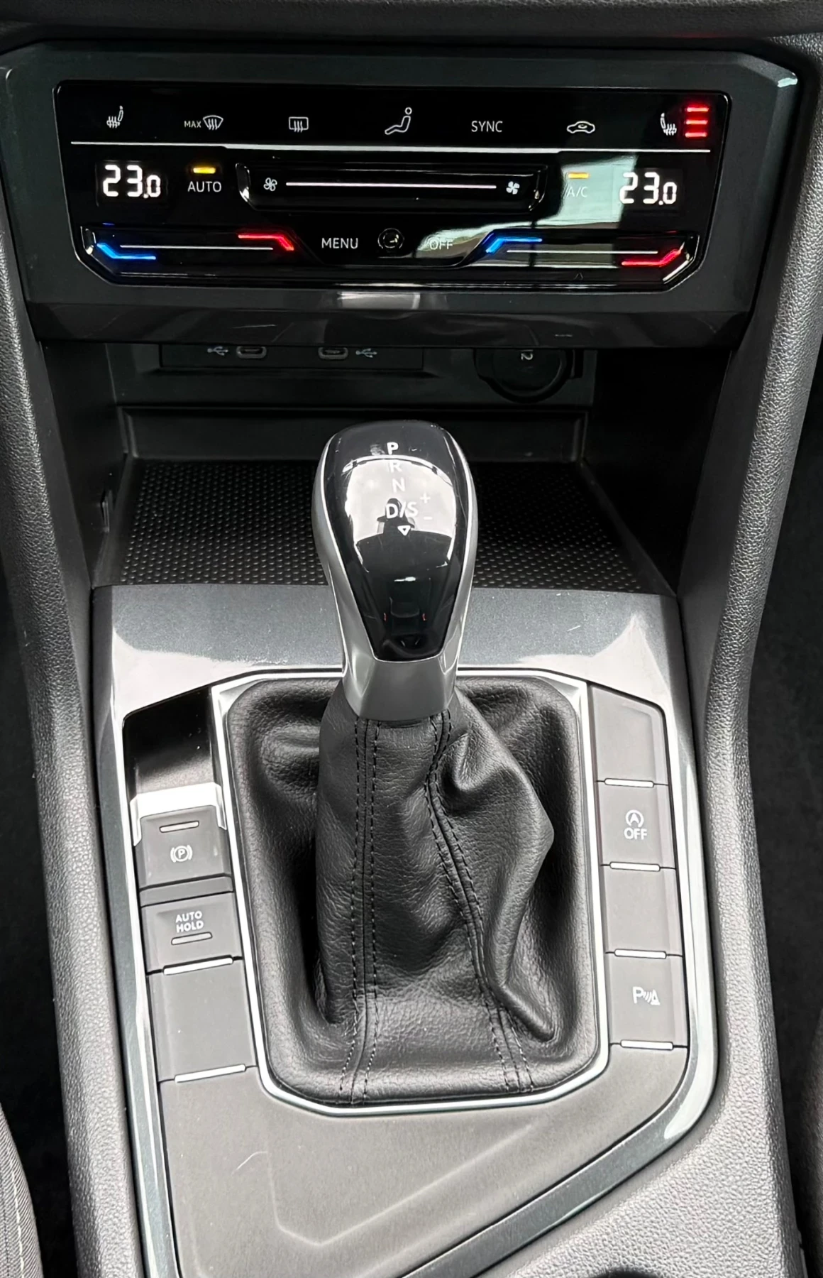 VW Tiguan 2.0TDI 150kc DSG 2021 97490km, снимка 11 - Автомобили и джипове - 54806234