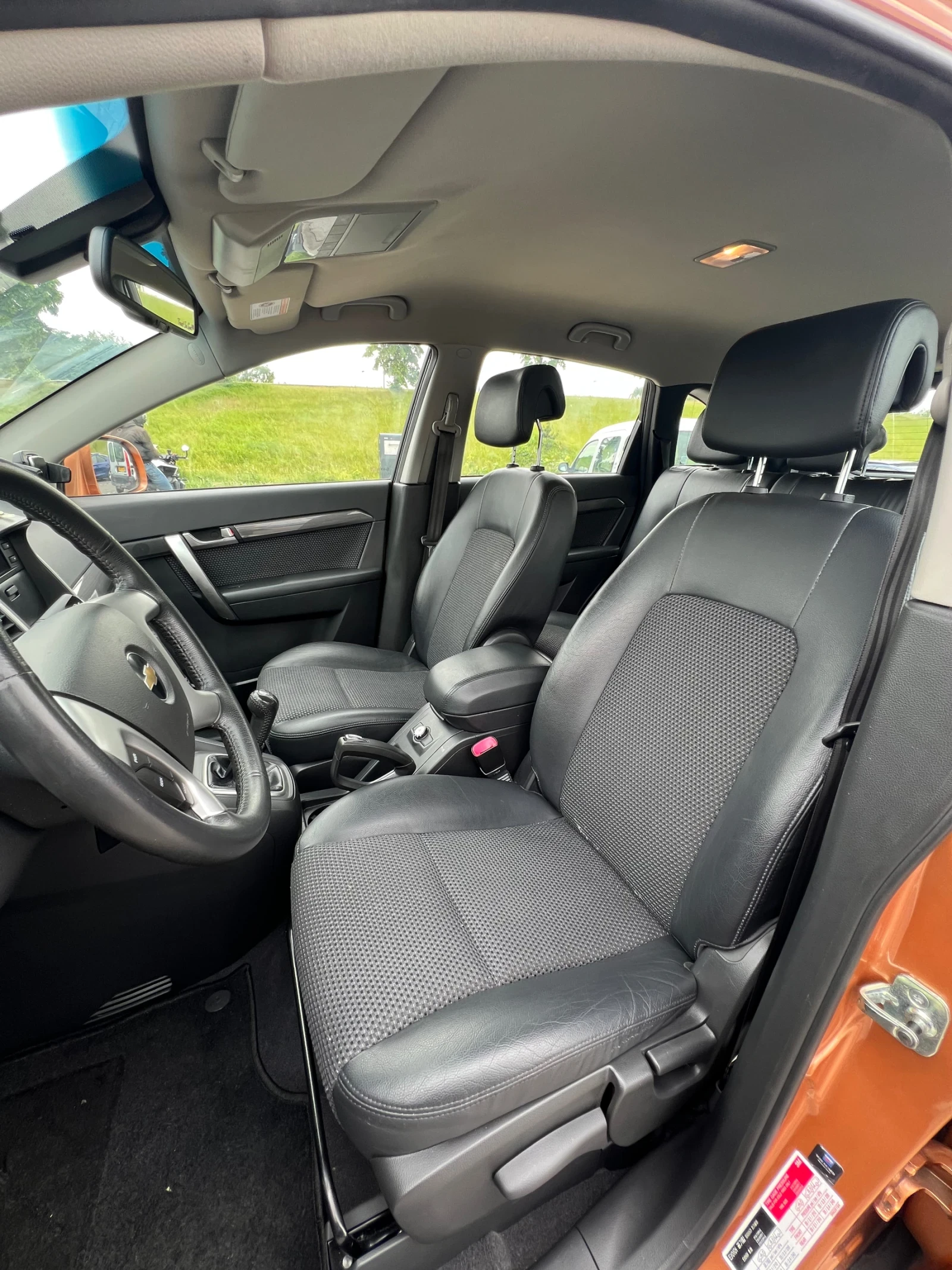 Chevrolet Captiva 2.4* 4x4* Газ* Кожа* Блутут Нави* Камера* Холандия, снимка 10 - Автомобили и джипове - 54816624