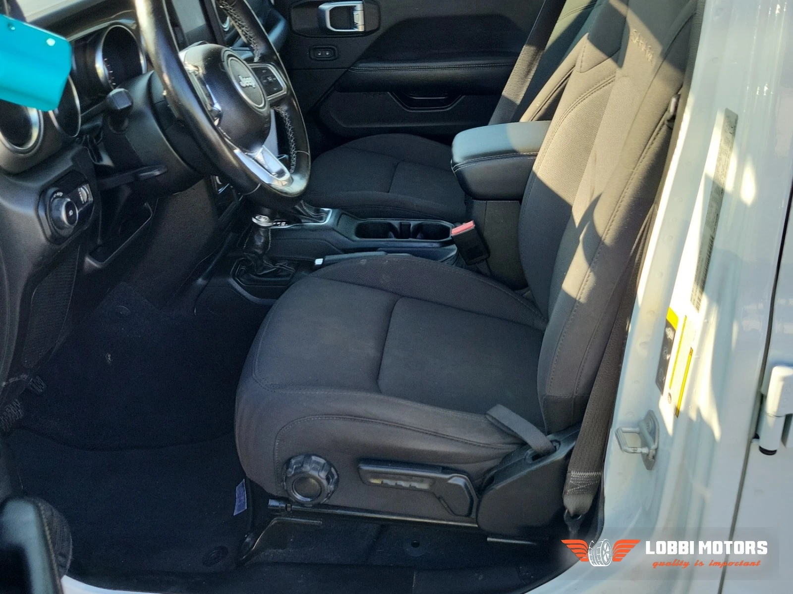 Jeep Wrangler, снимка 2 - Автомобили и джипове - 55928747