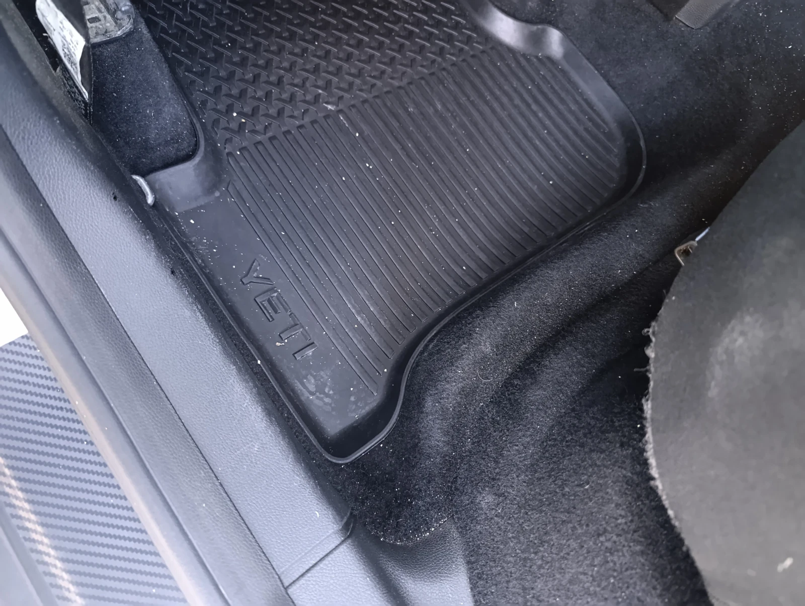 Skoda Yeti, снимка 8 - Автомобили и джипове - 56517318