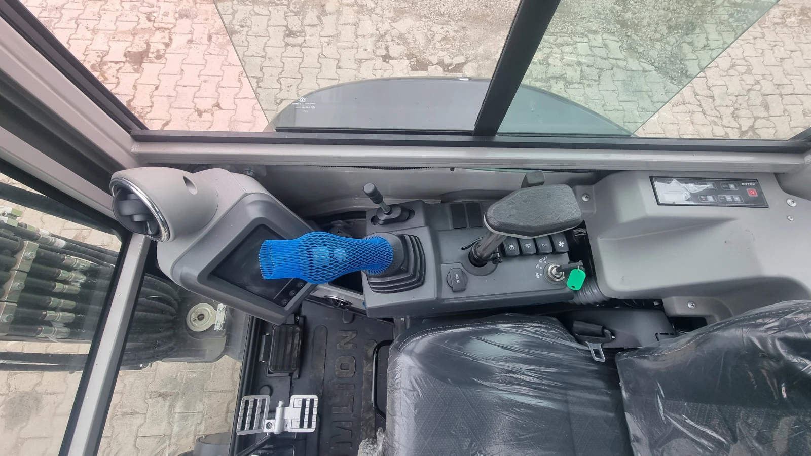 Багер ZOOMLION ZE26GU, снимка 12 - Индустриална техника - 53911042