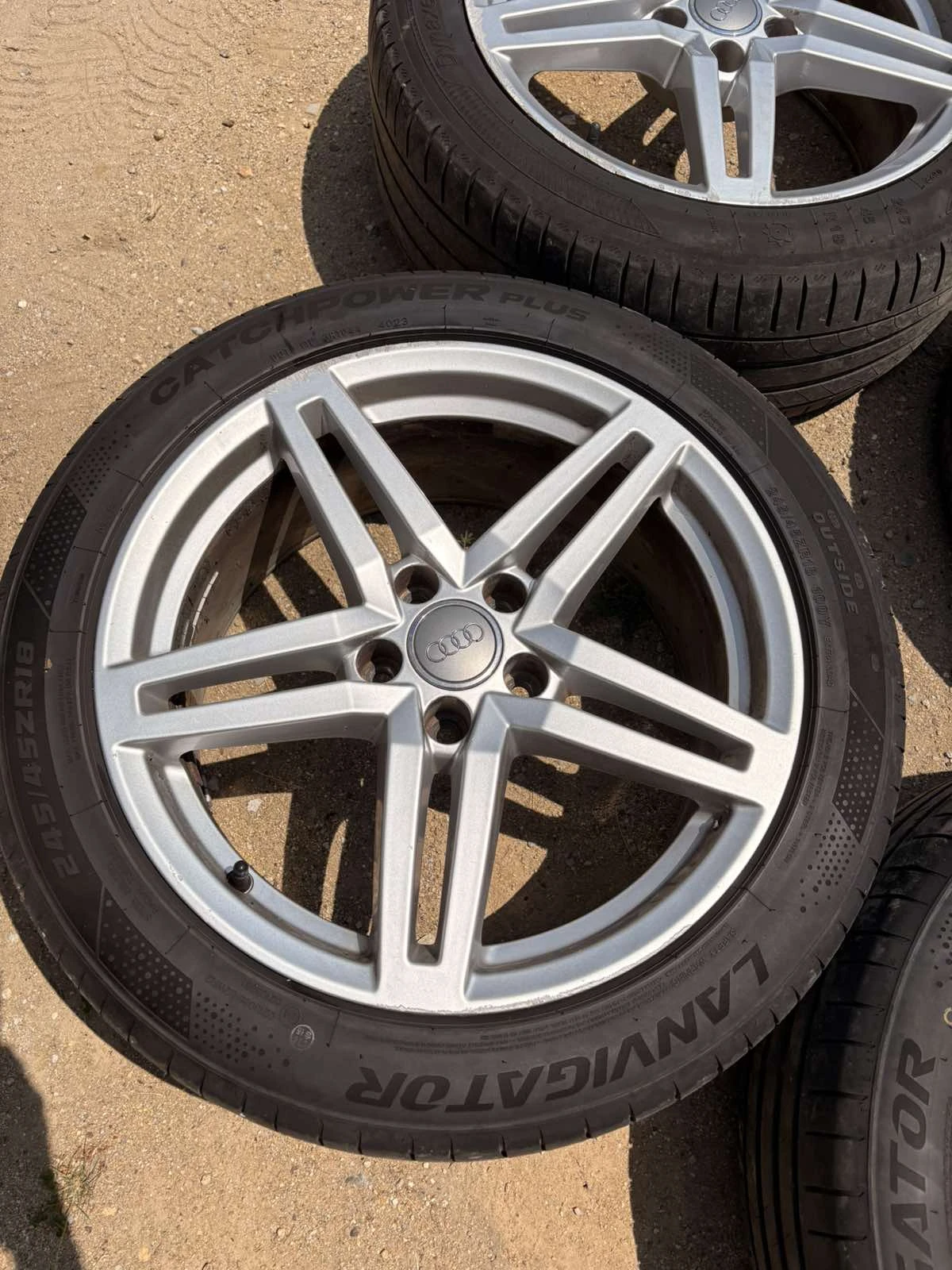 Гуми с джанти Други 245/45R18, снимка 4 - Гуми и джанти - 55340616