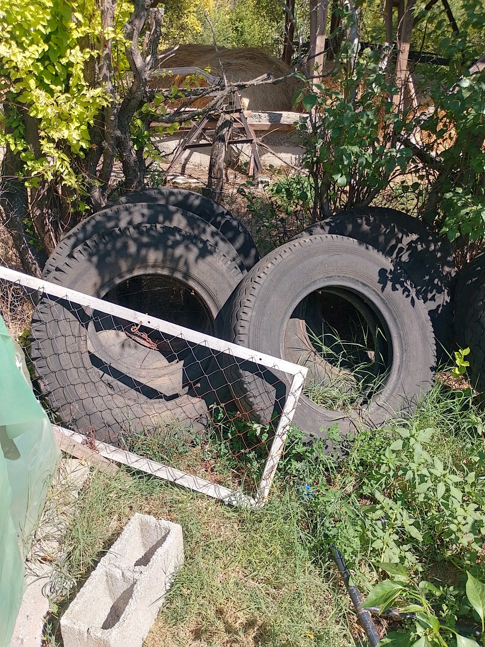 Гуми Летни 180/90R15, снимка 4 - Гуми и джанти - 55673022