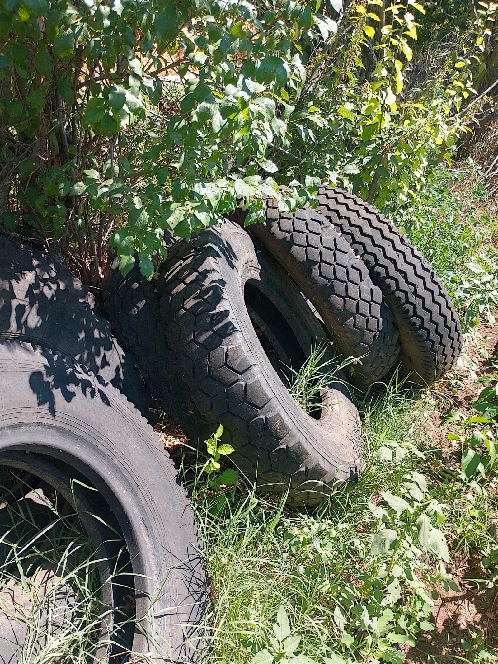 Гуми Летни 180/90R15