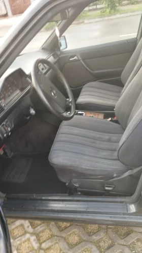 Mercedes-Benz 124 200Е, снимка 14