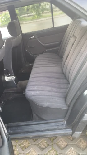 Mercedes-Benz 124 200Е, снимка 10