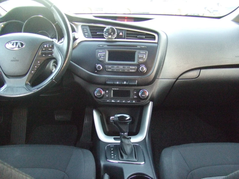 Kia Ceed 1.6 CRDI/Aut./N1, снимка 11 - Автомобили и джипове - 46511146