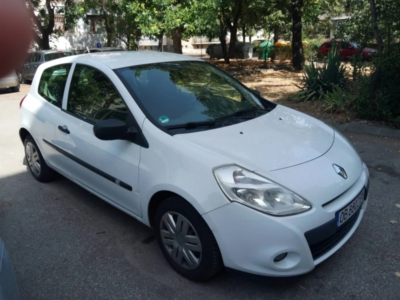 Renault Clio, снимка 1 - Автомобили и джипове - 48195949