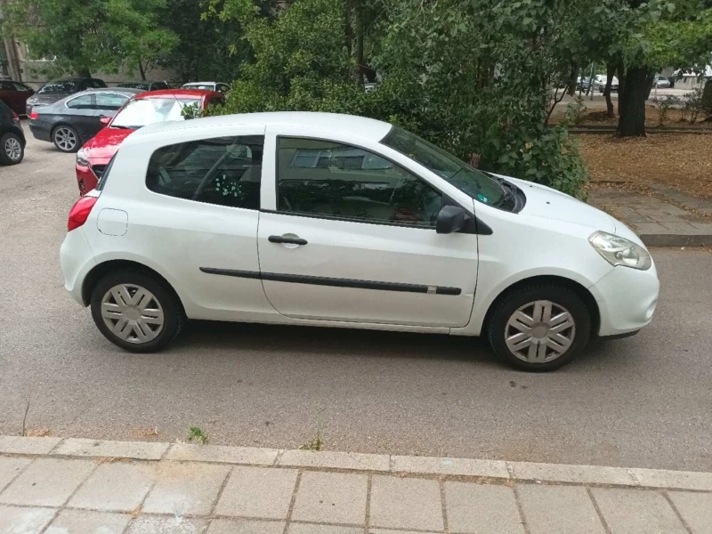 Renault Clio, снимка 5 - Автомобили и джипове - 48195949