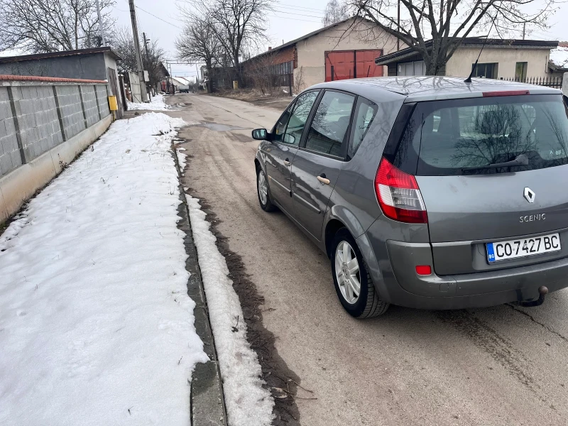 Renault Scenic, снимка 6 - Автомобили и джипове - 49313543