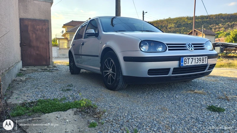 VW Golf 1.6i, снимка 4 - Автомобили и джипове - 51780880