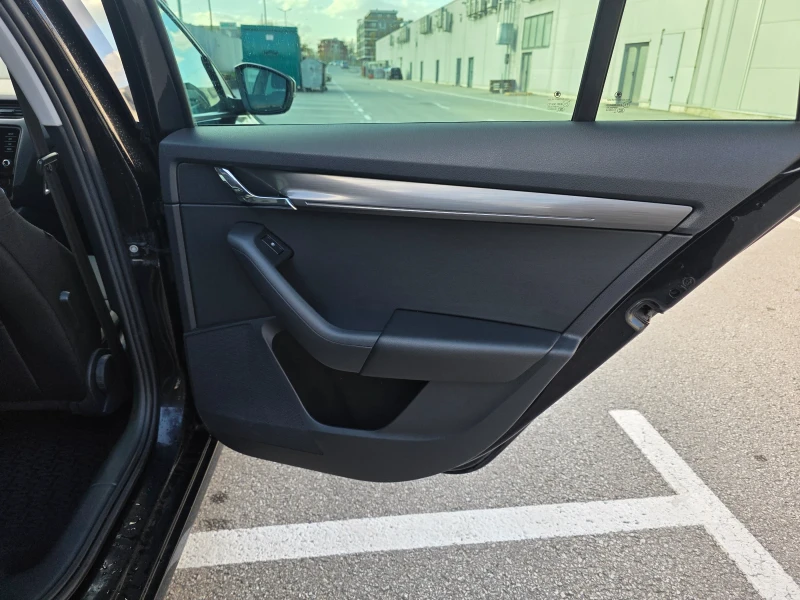 Skoda Octavia 1.5 G-TEC, снимка 13 - Автомобили и джипове - 52505061