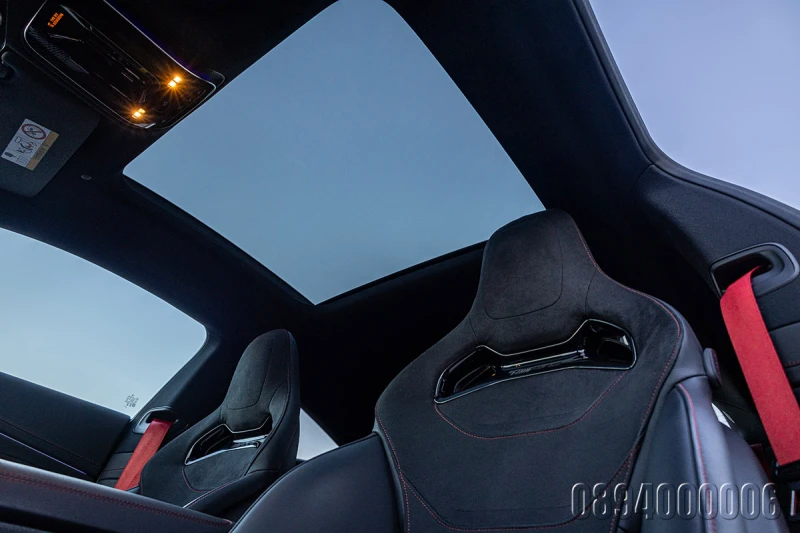 Mercedes-Benz CLE 53AMG 4M DESIGNO PERFORMANCE CARBON EXCLUSIVE PANO, снимка 12 - Автомобили и джипове - 52807031