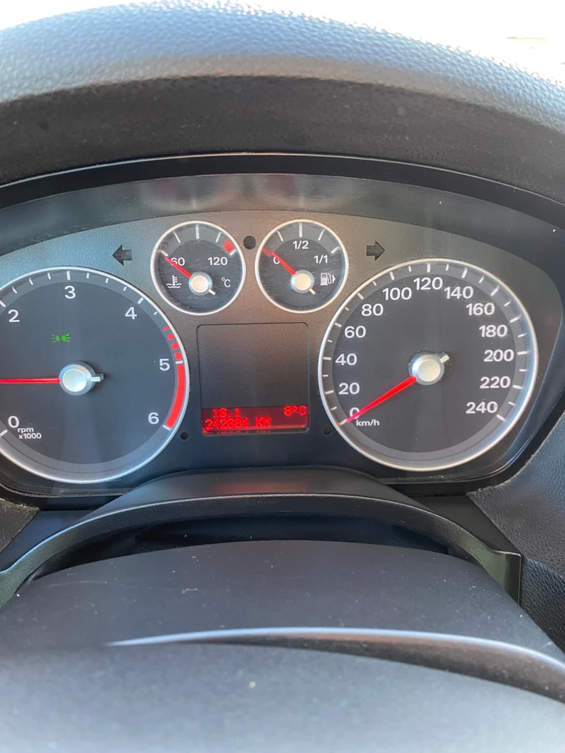 Ford C-max 1.6hdi, снимка 11 - Автомобили и джипове - 52852046