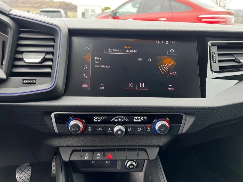 Audi A1 1.0 TFSI* S-Line* , снимка 10 - Автомобили и джипове - 53534183