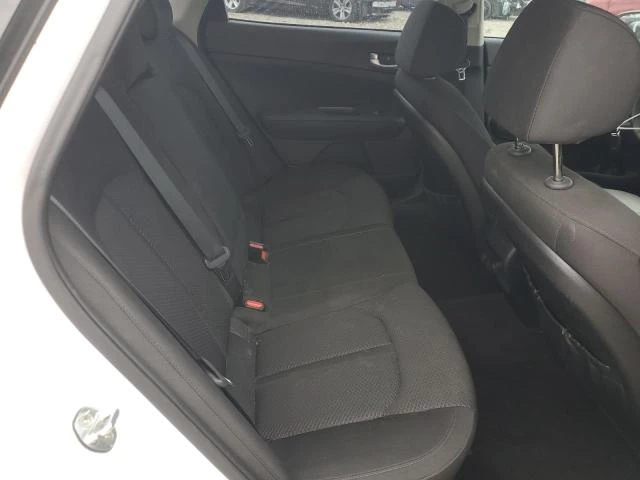 Kia Optima 2.4L 4 Front-wheel Drive - изображение 3