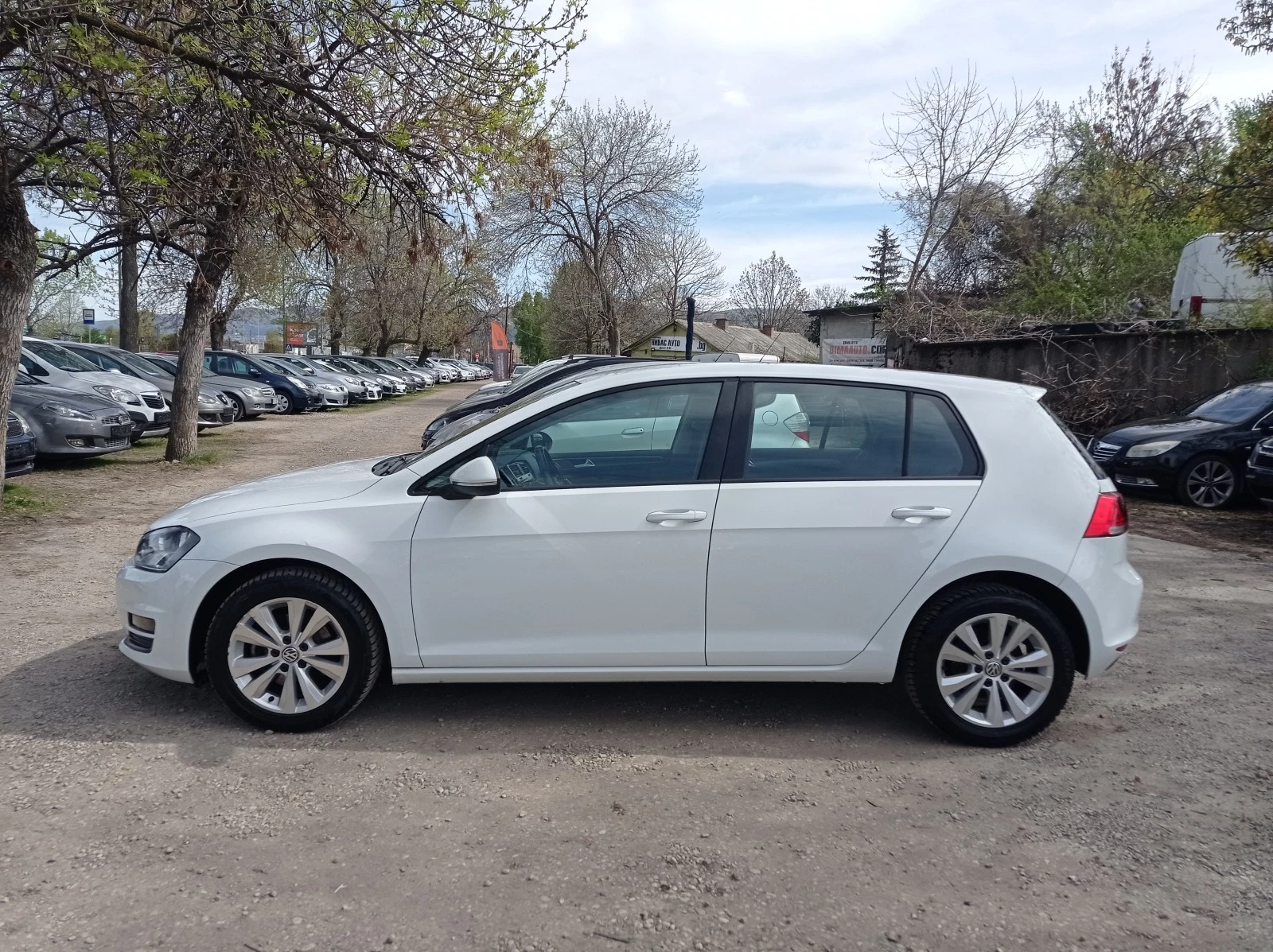 VW Golf 1.6TDI-BLUEMOTION - изображение 2